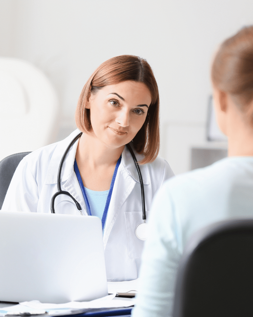 Ménopause et beauté de la peau et des cheveux : consulter votre médecin.